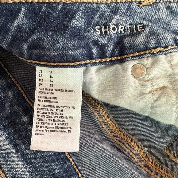 AMERICAN EAGLE DISTRESSED EXPOSED PINK POCKET SHORTIE JEAN SHORTS SIZE 14 - Picture 9 of 10